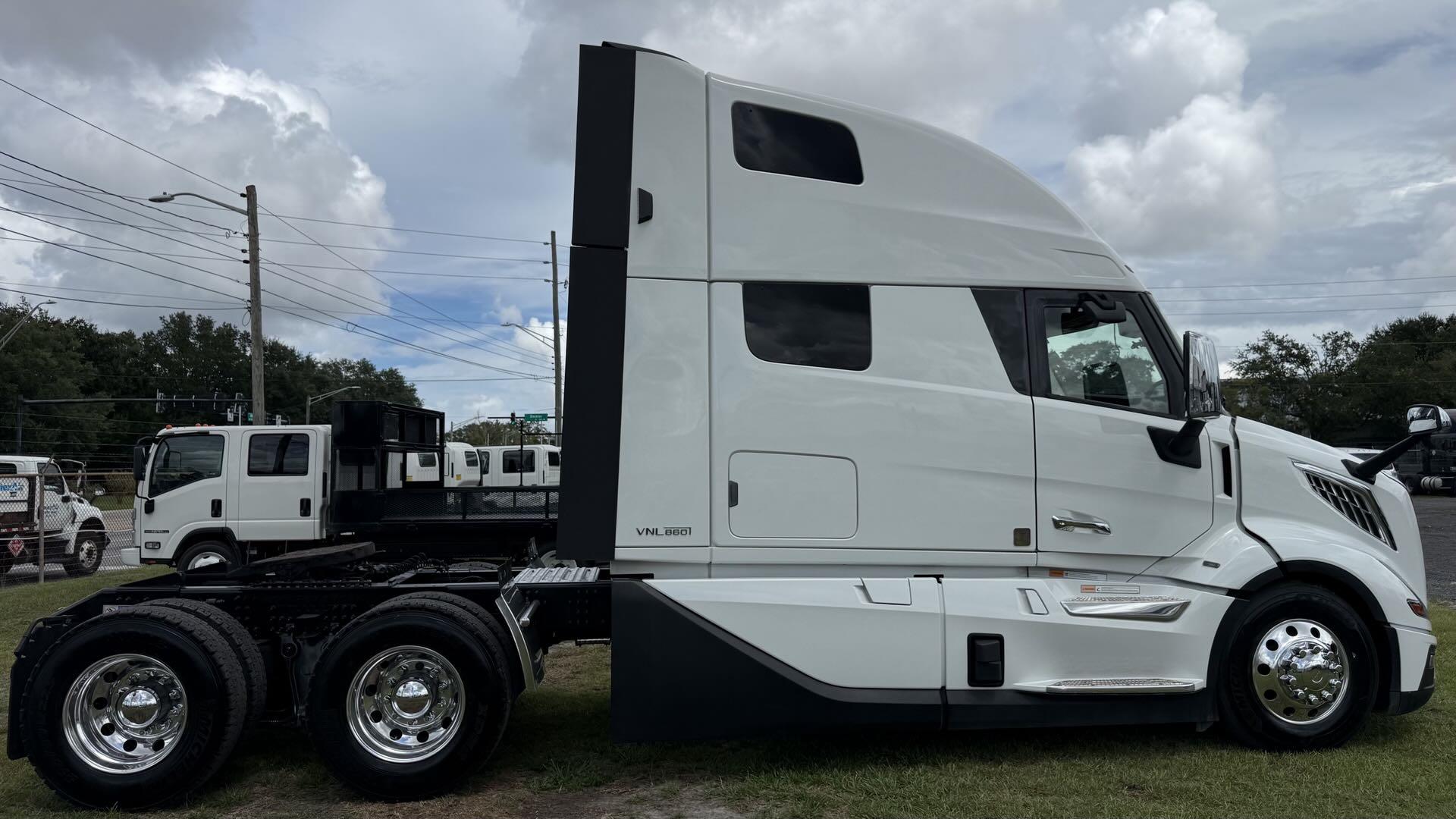 2025 Volvo VNL 860 in Jacksonville, FL — photo 6