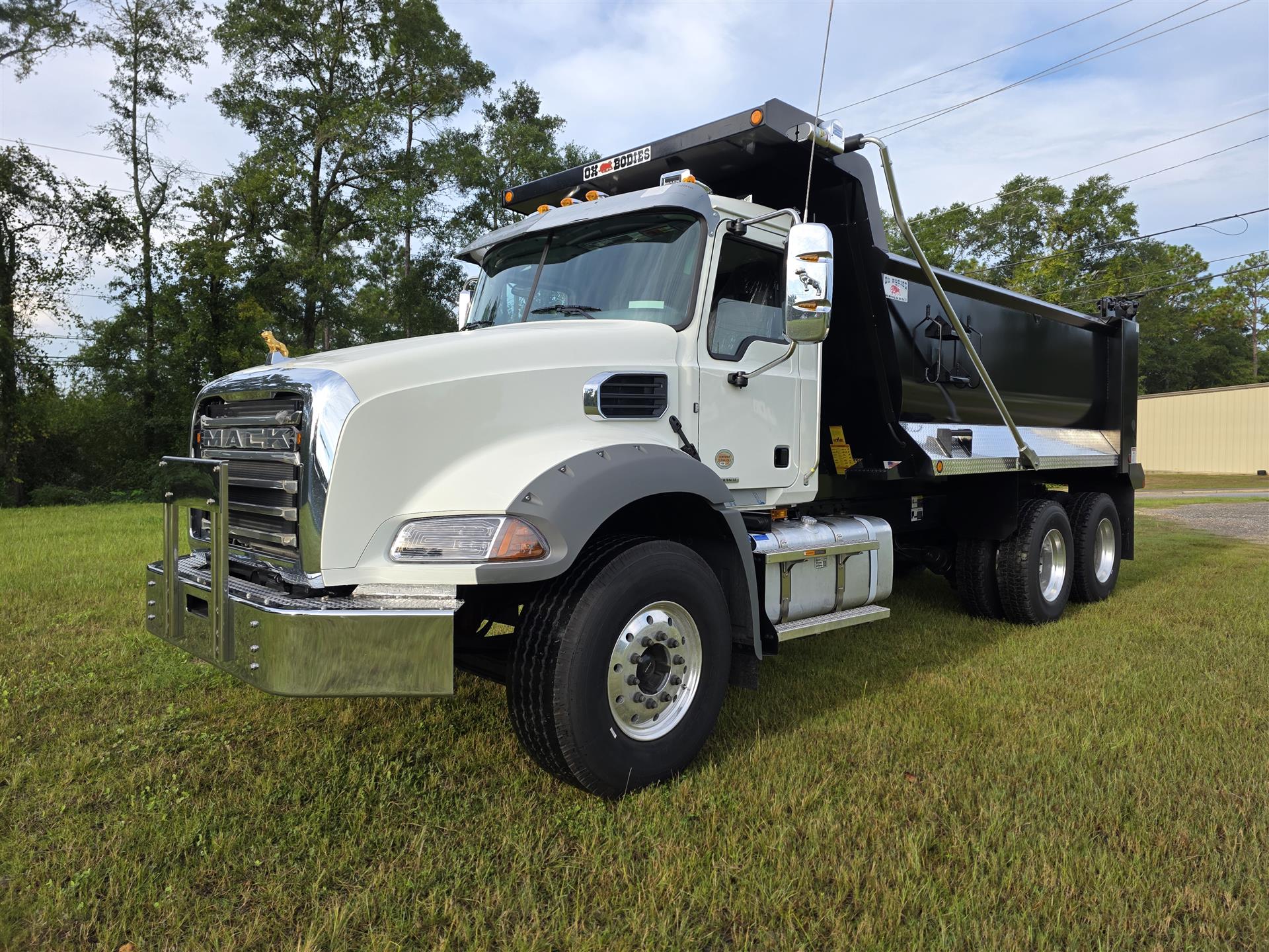 2027 Mack GR64BR