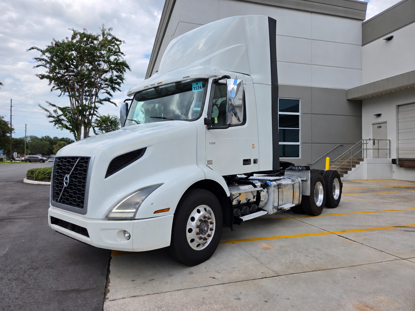2019 Volvo VNR64T300