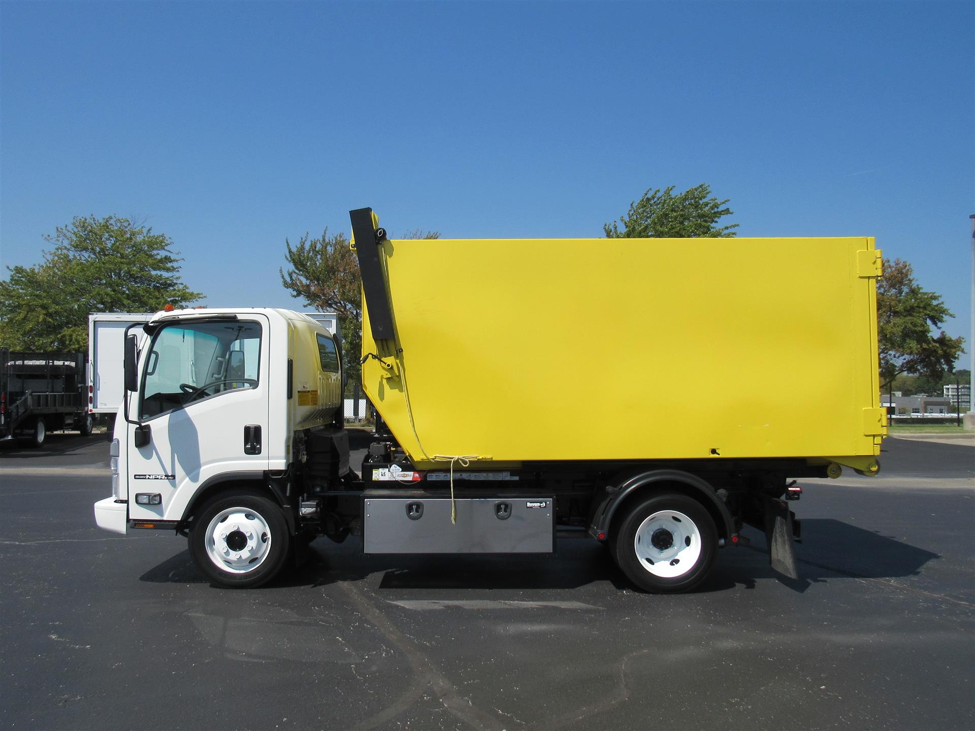 2024 Isuzu in Kansas City, MO — photo 2