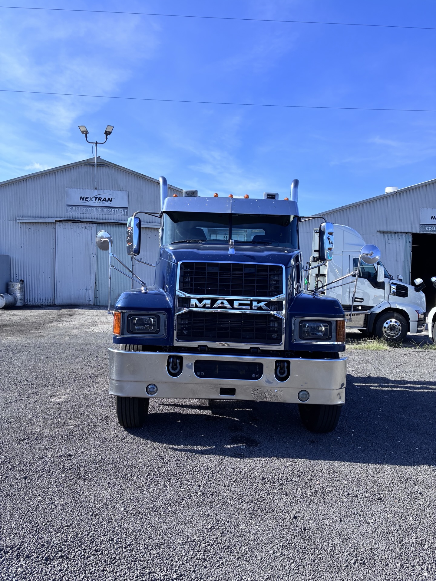 2022 Mack Pinnacle in Duluth, GA — photo 2