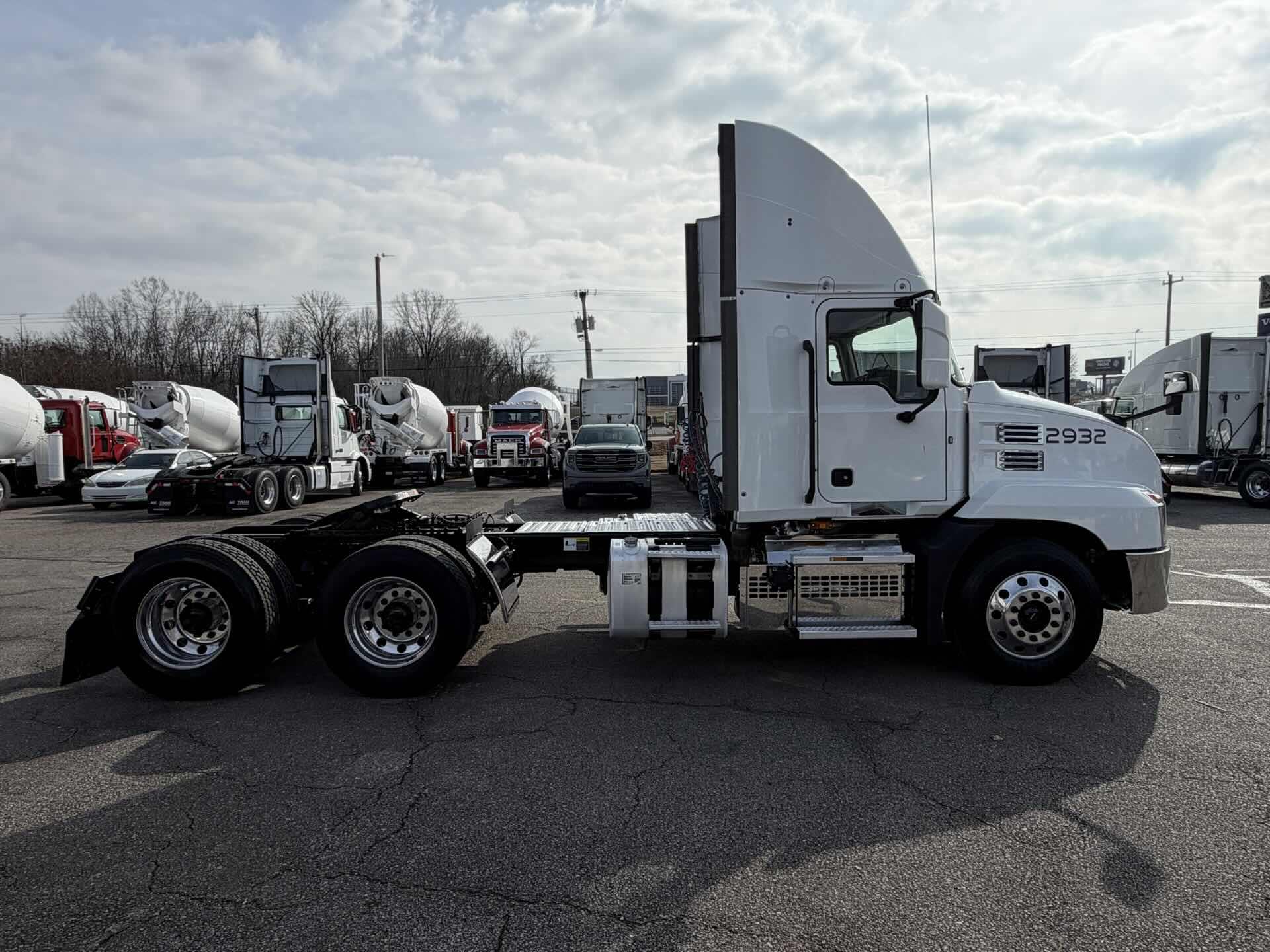 2023 Mack Anthem in Fultondale, AL — photo 3