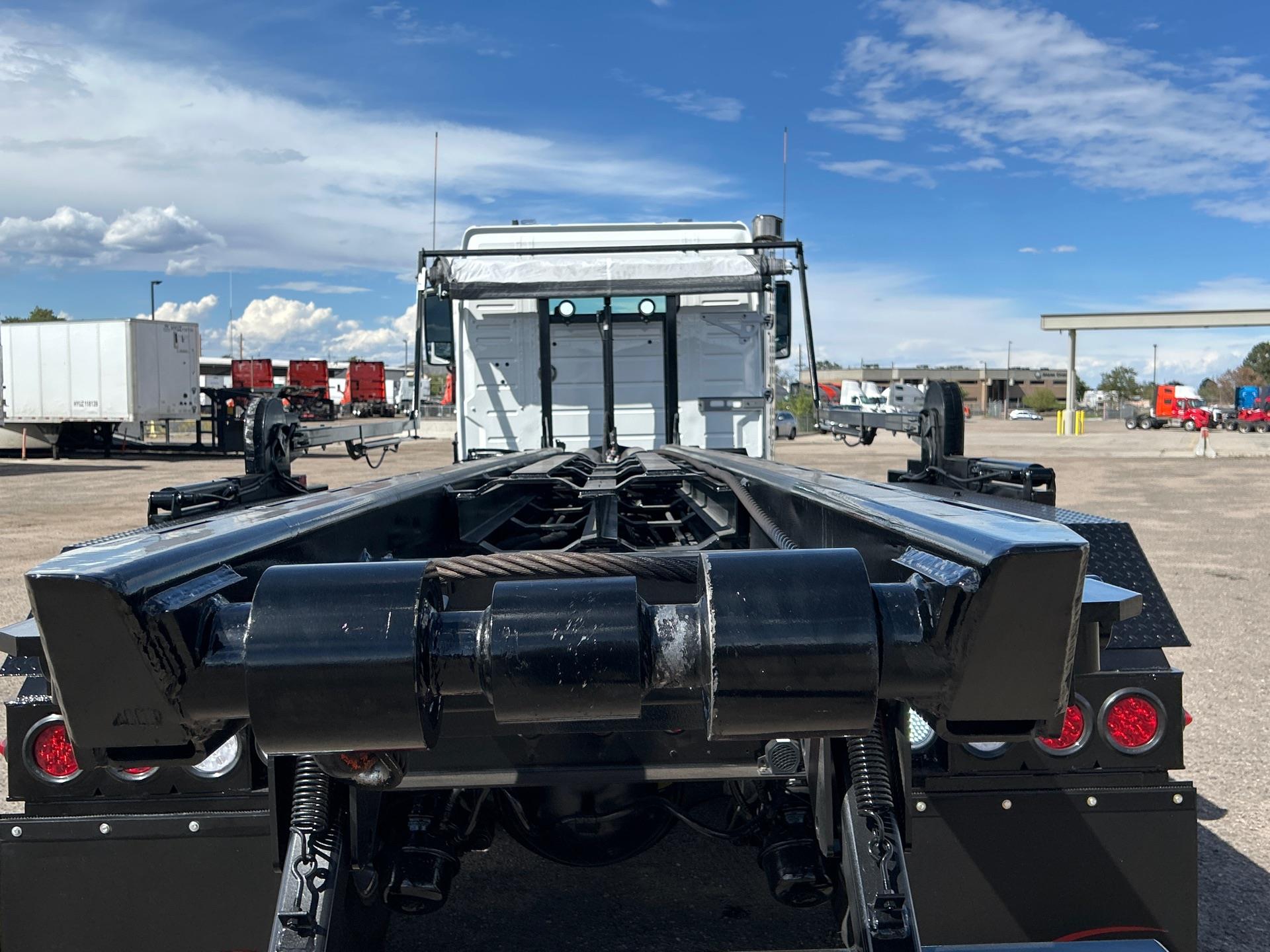 2027 Volvo VHD 300 in Commerce City, CO — photo 3