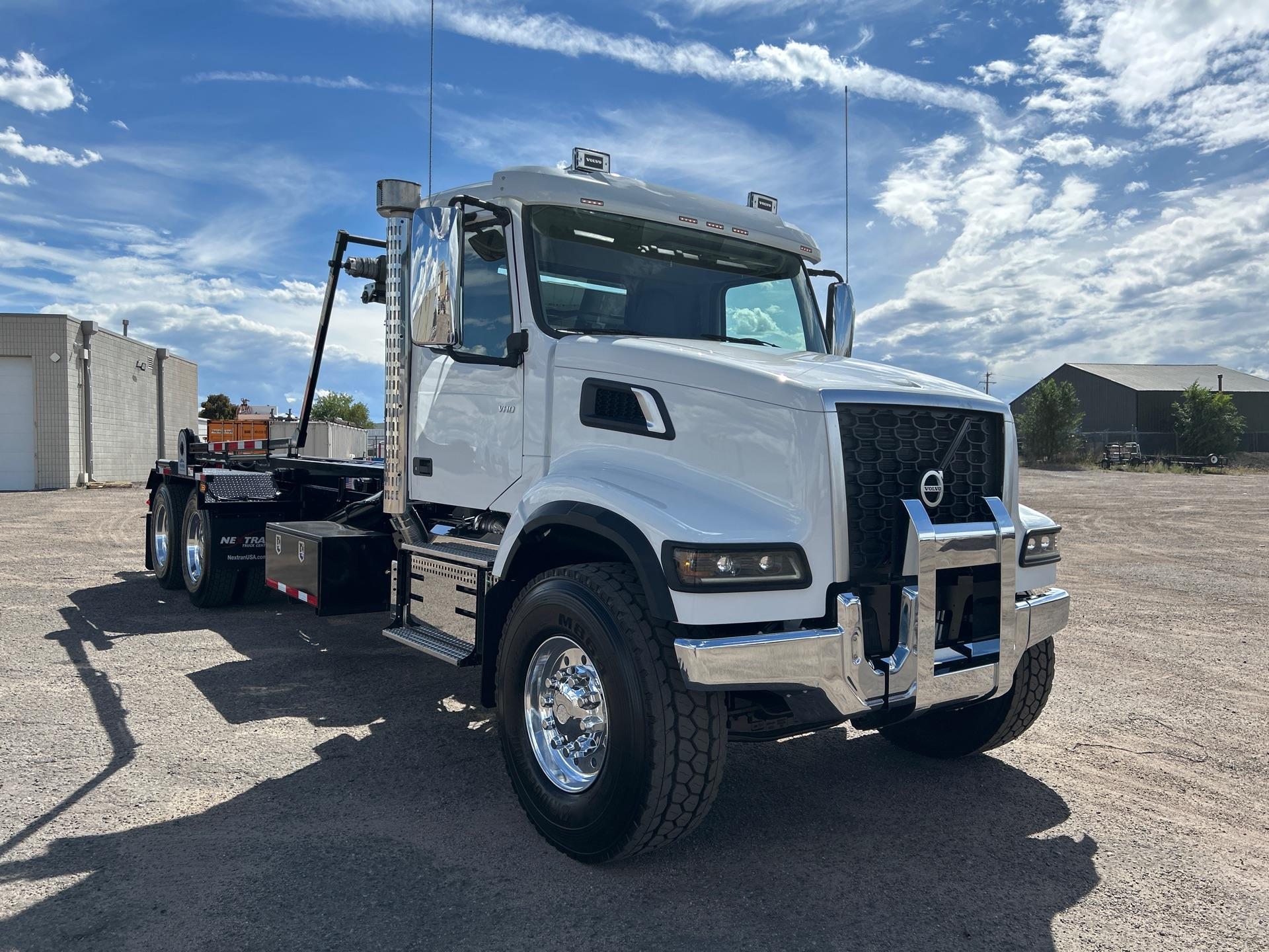 2027 Volvo VHD 300 in Commerce City, CO — photo 4