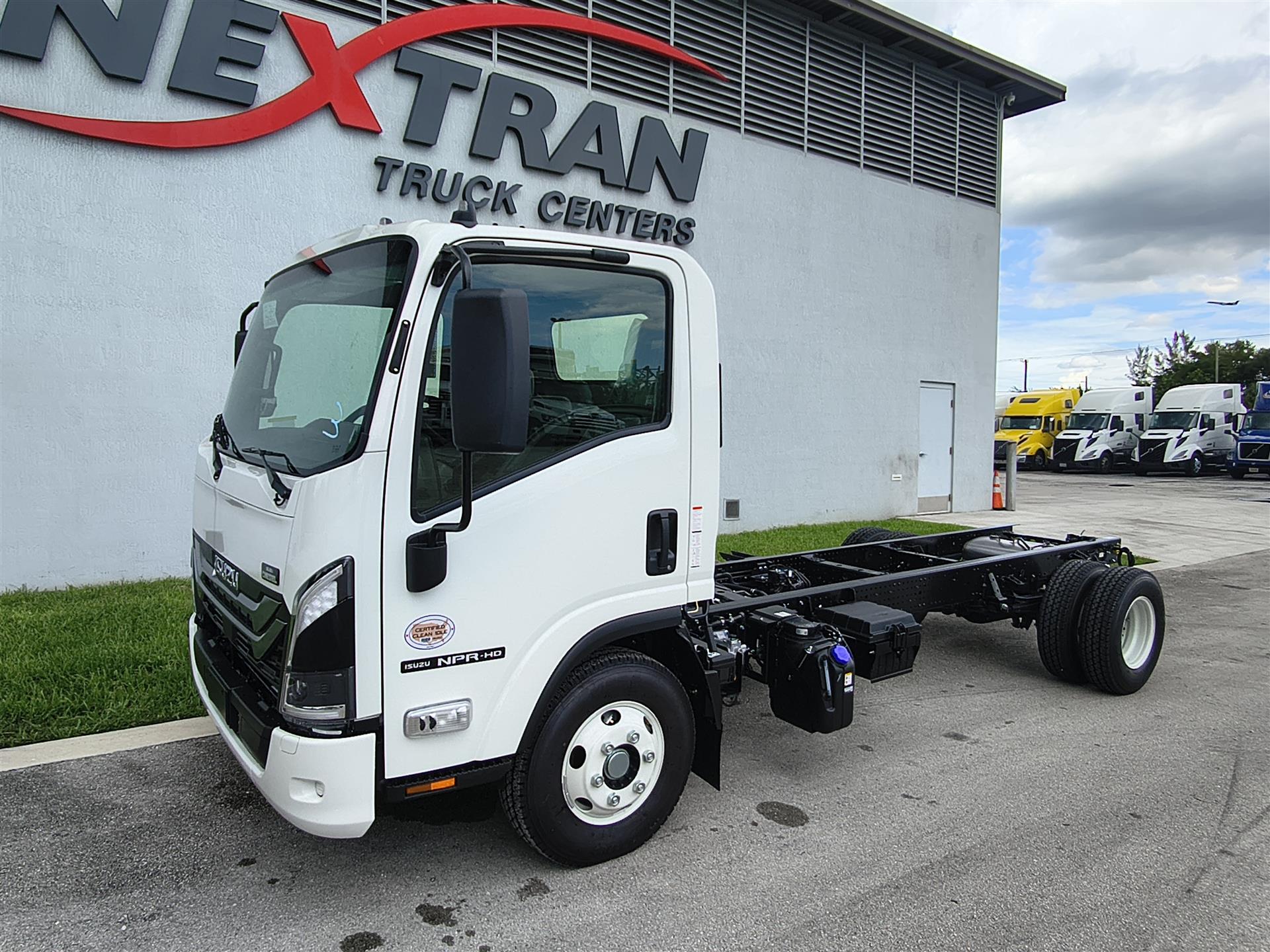 2027 Isuzu NPR-3F354