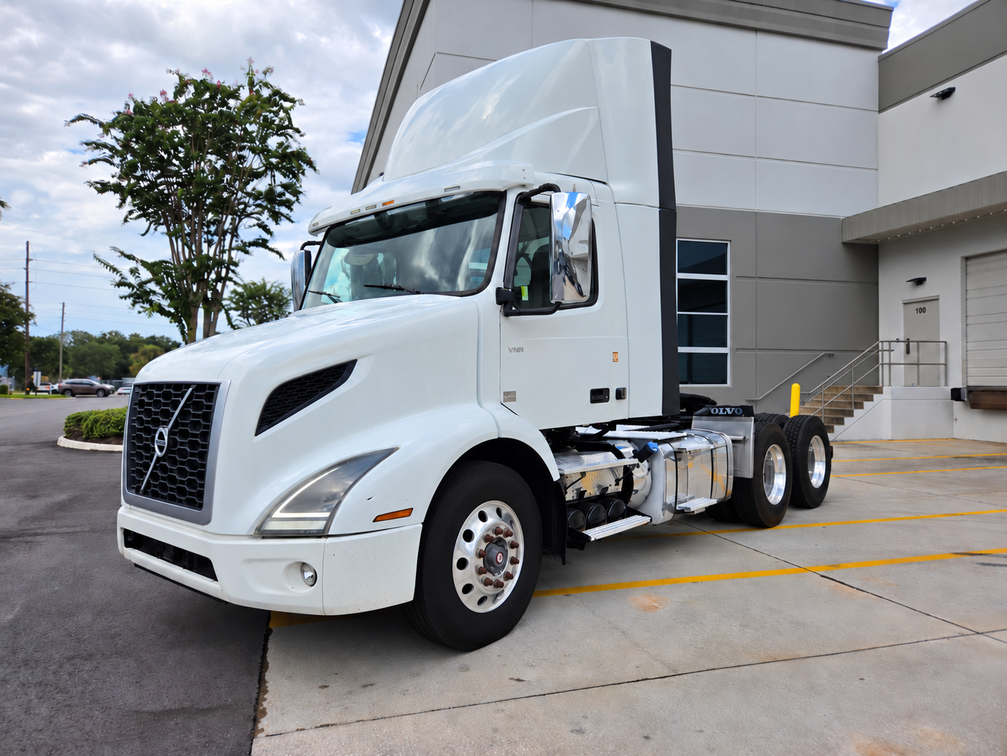 2019 Volvo VNR64T300