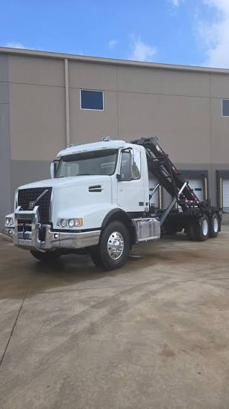2027 Volvo VHD64B300