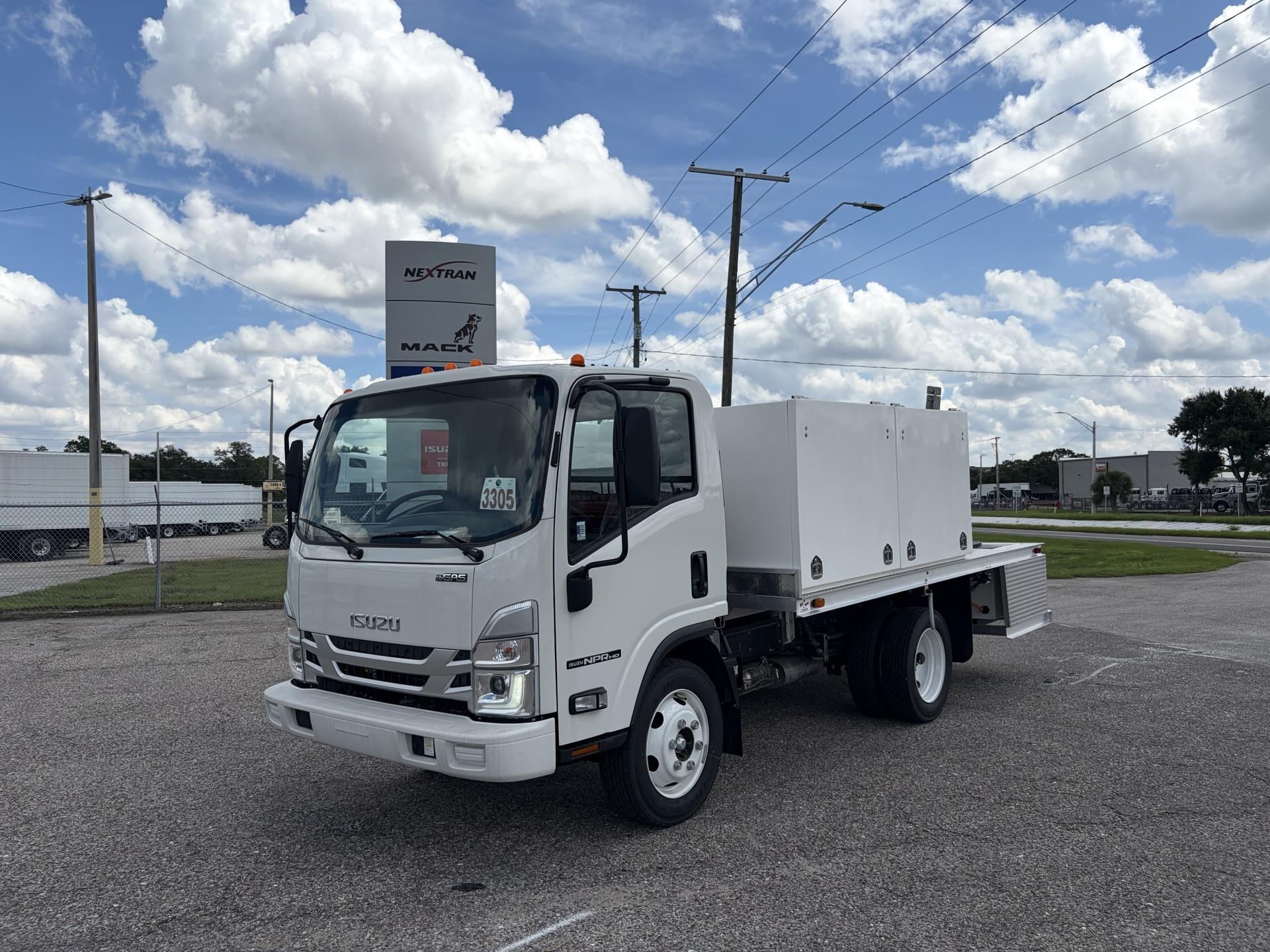 2026 Isuzu NPR-1F104