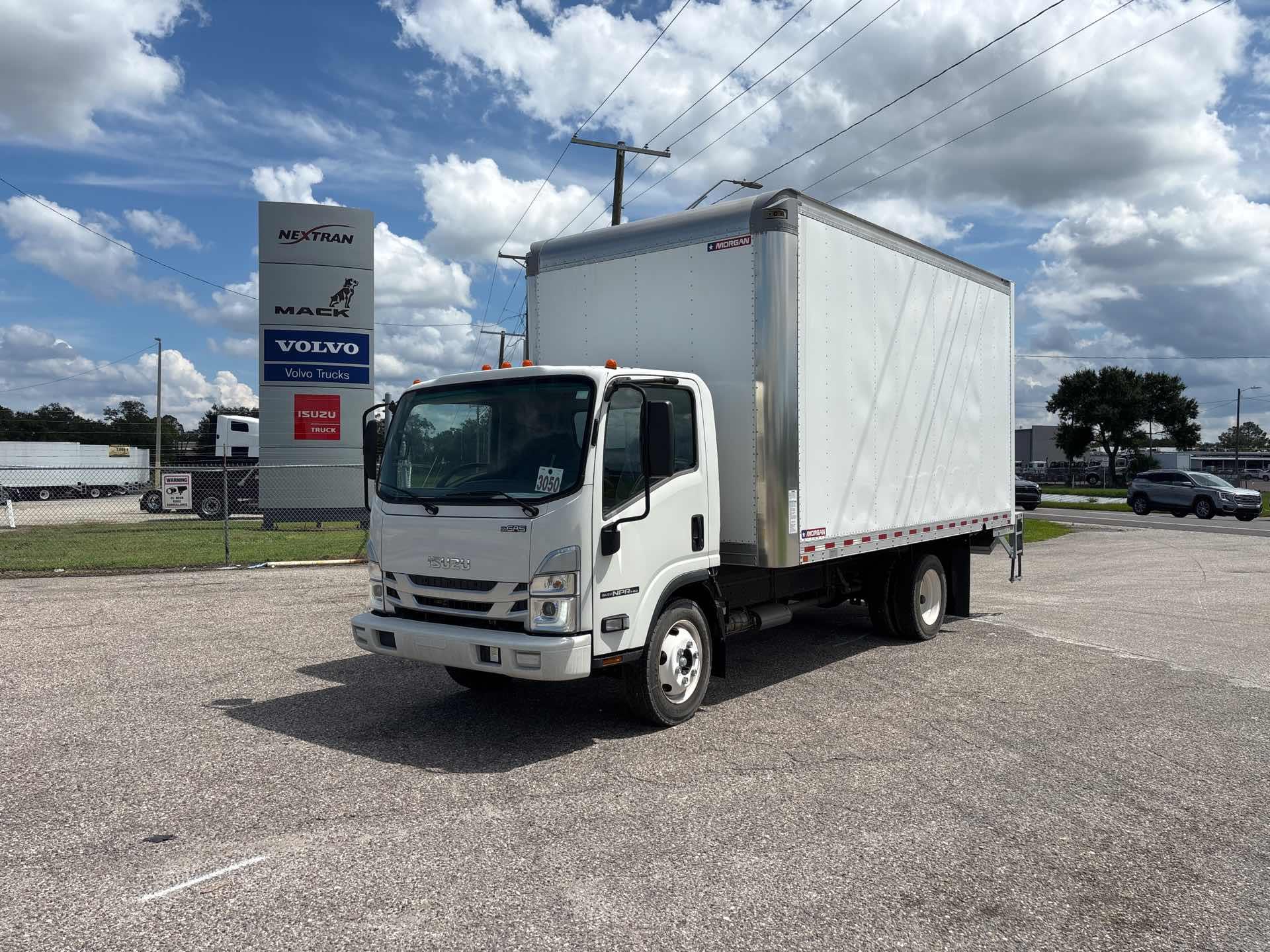 2024 Isuzu NPR-1F304