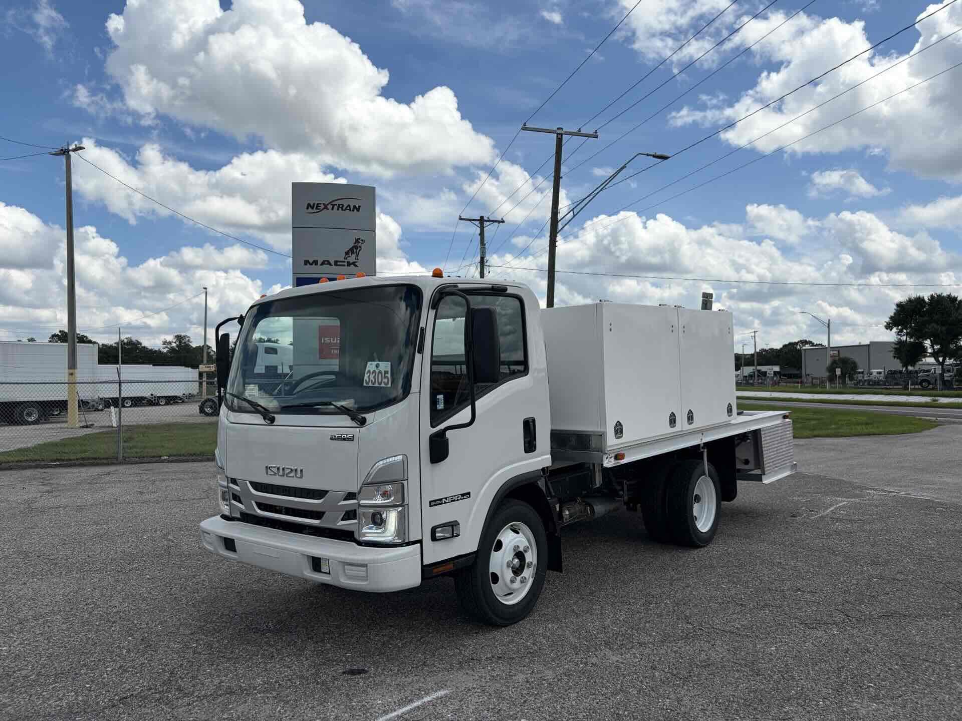 2026 Isuzu NPR-1F104