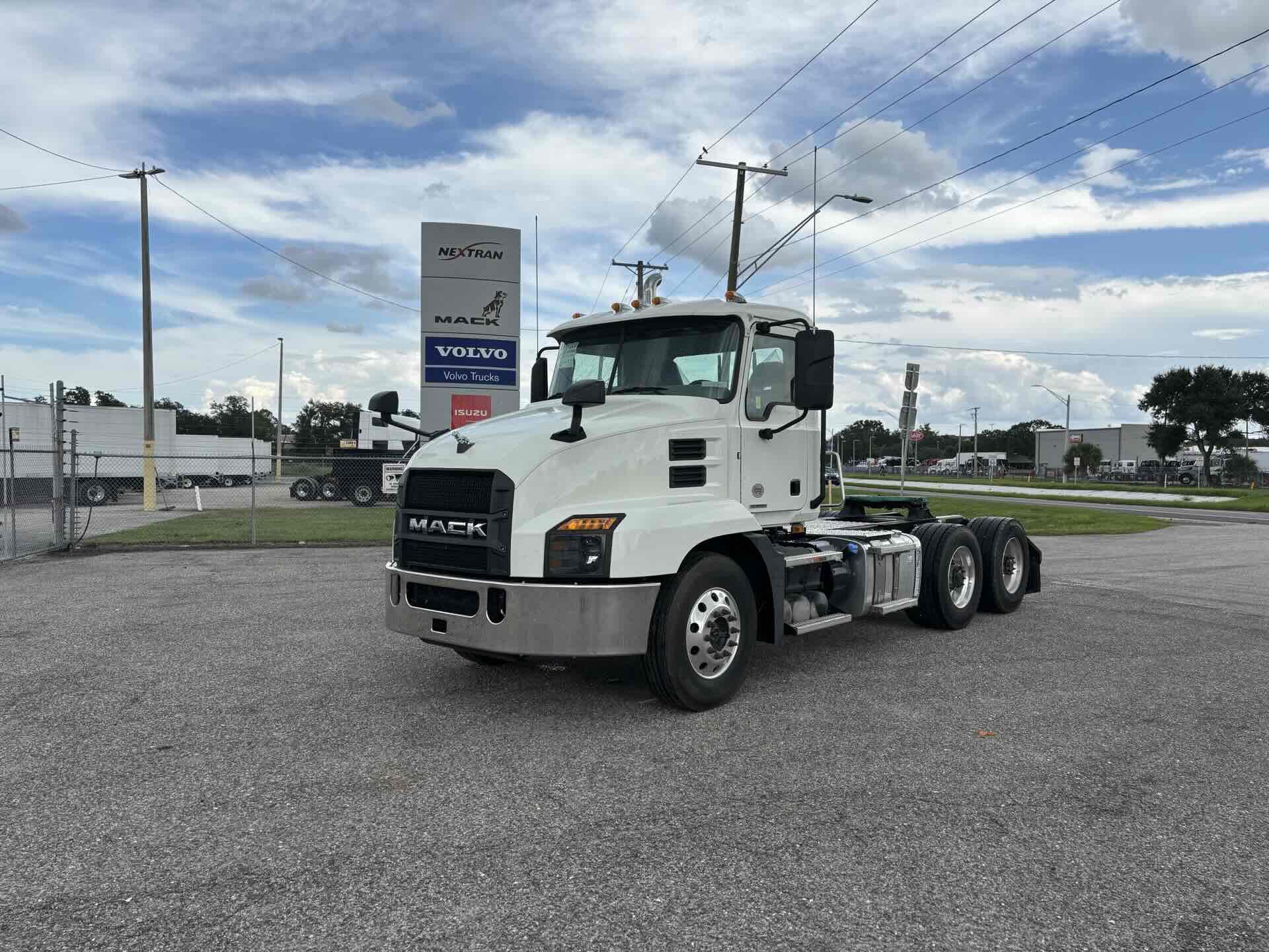 2025 Mack AN64T
