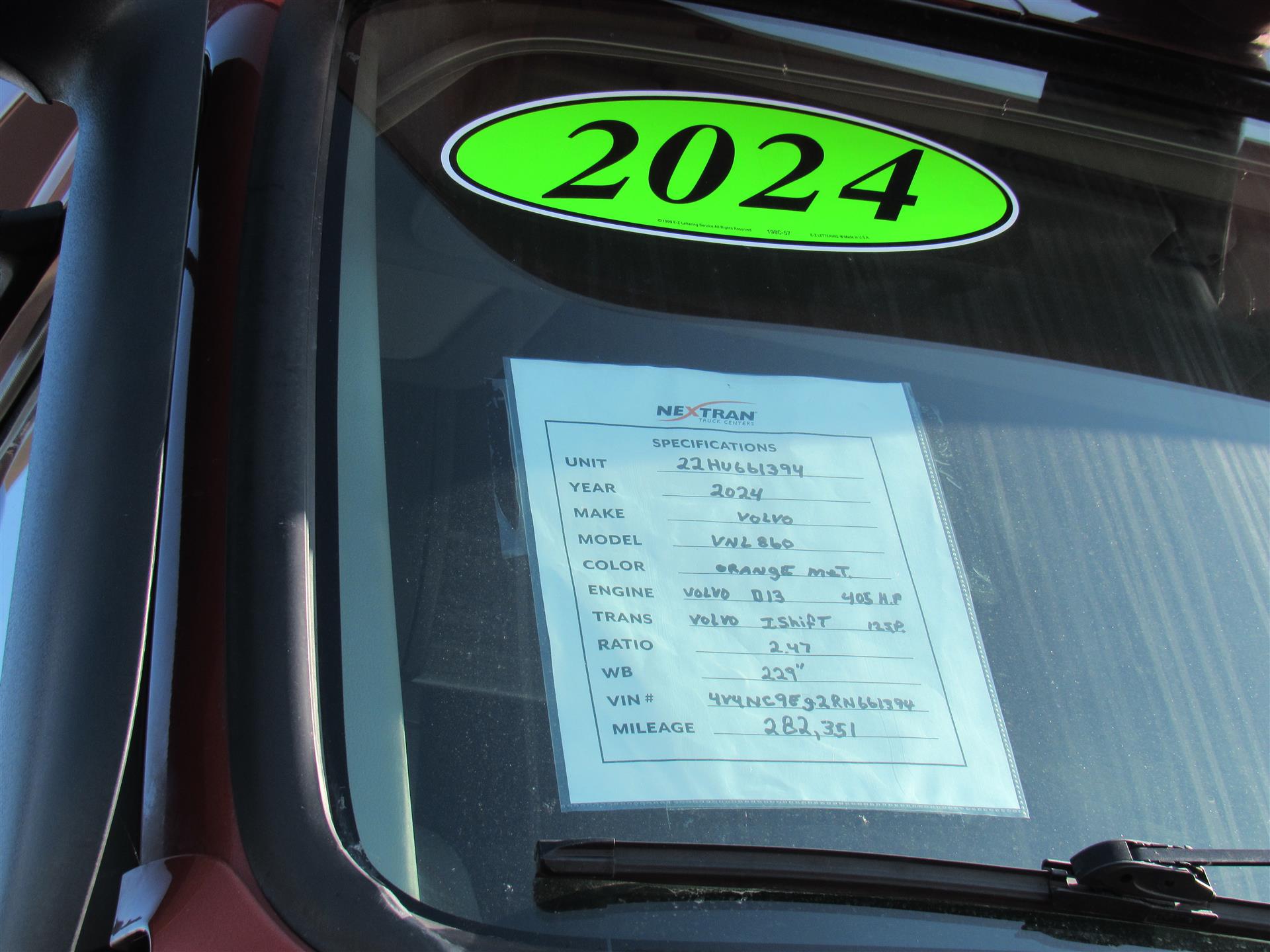 2024 Volvo VNL 860 in Kansas City, MO — photo 8