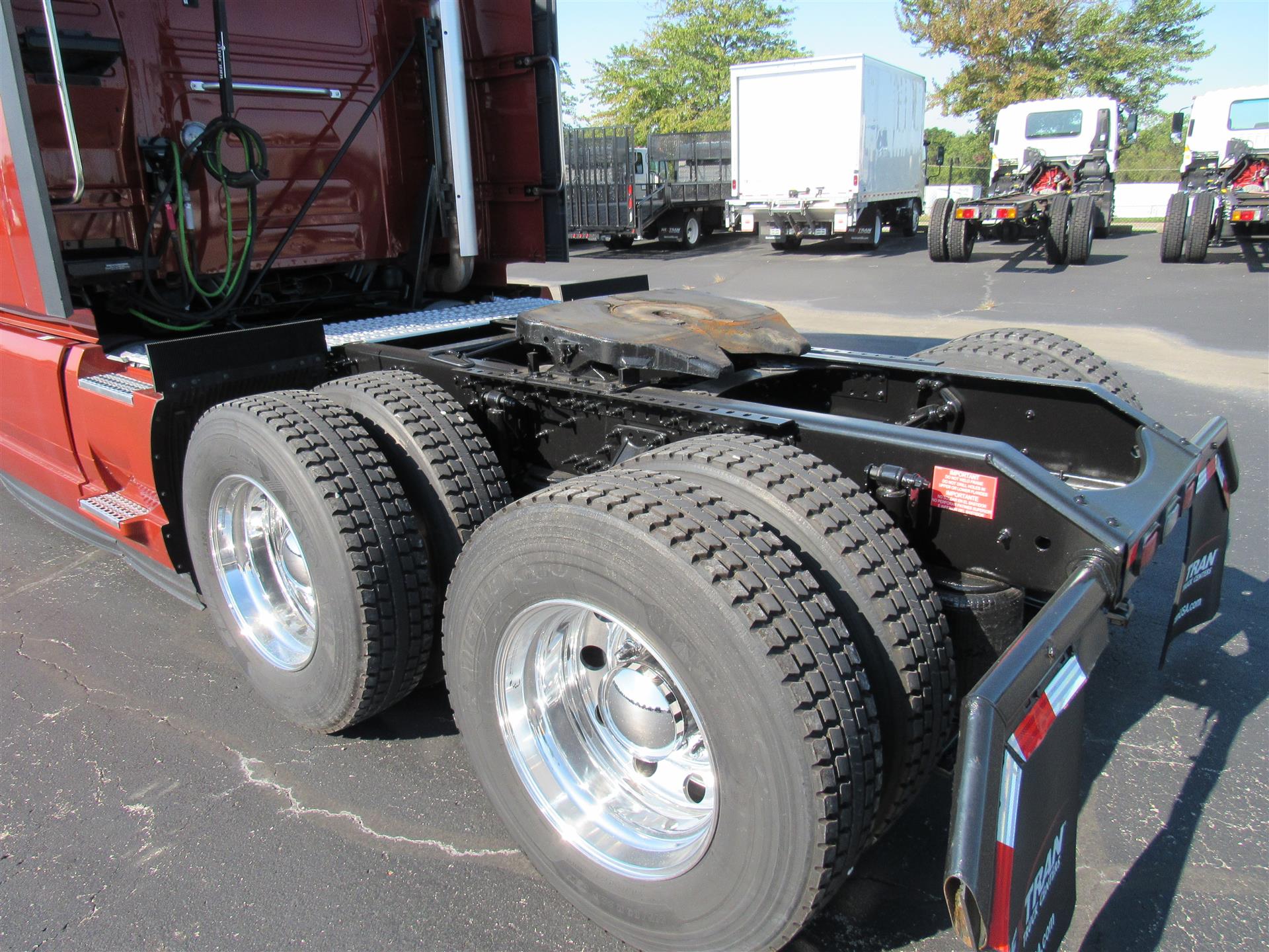 2024 Volvo VNL 860 in Kansas City, MO — photo 4