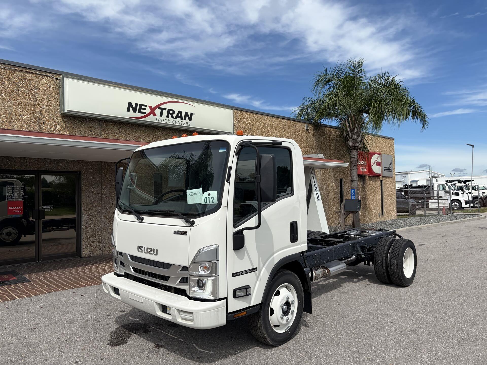 2026 Isuzu NPR-1F204