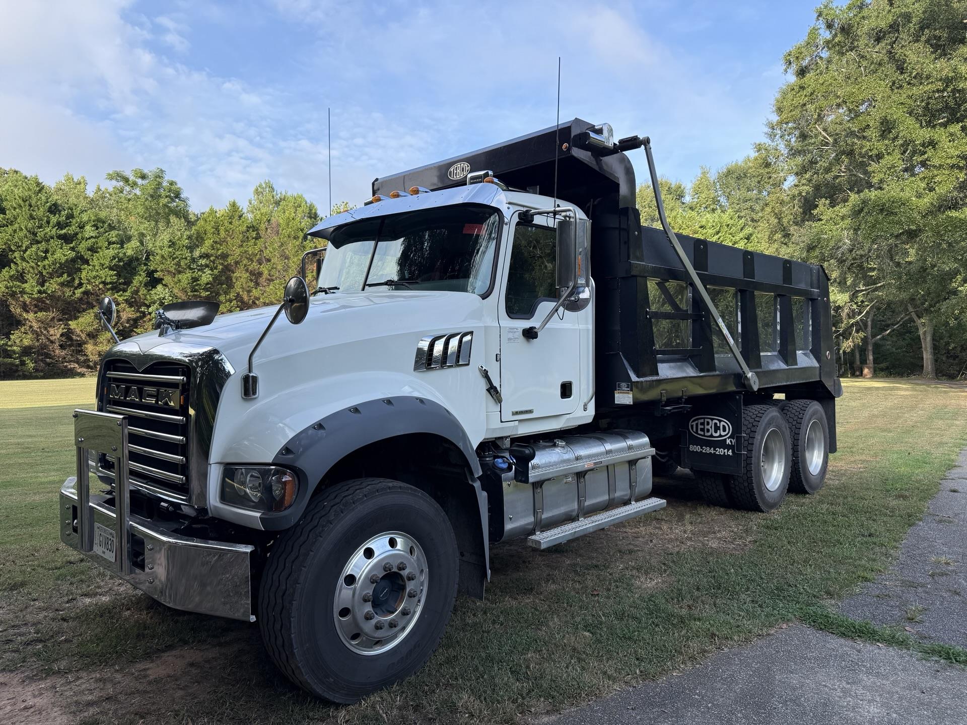 2024 Mack GR64F