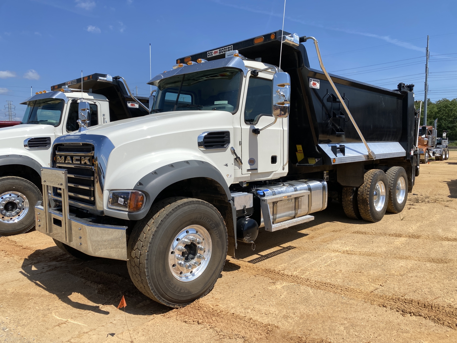 2026 Mack GR64F