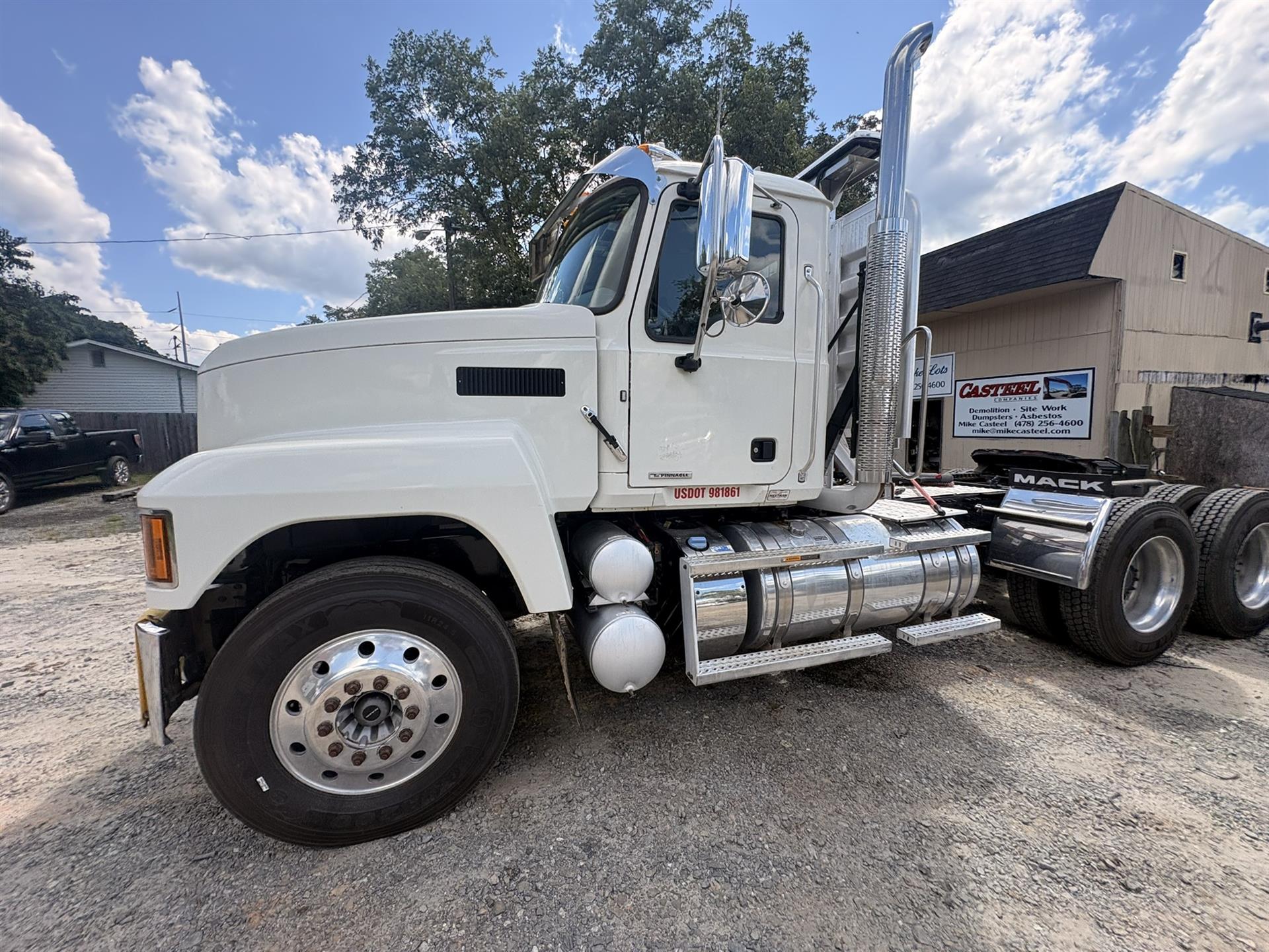 2022 Mack PI64T
