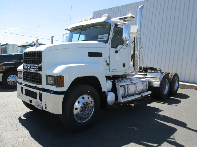 2022 Mack PI64T