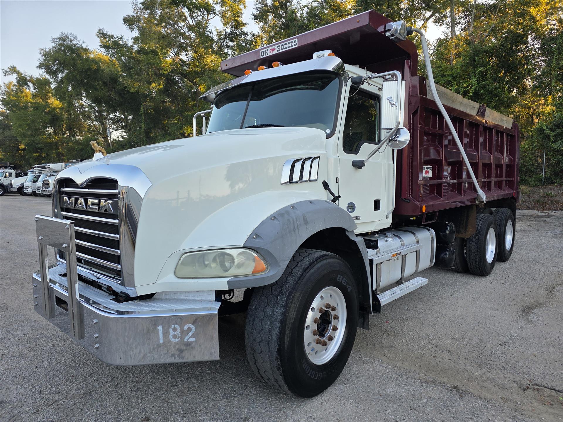 2018 Mack GU813