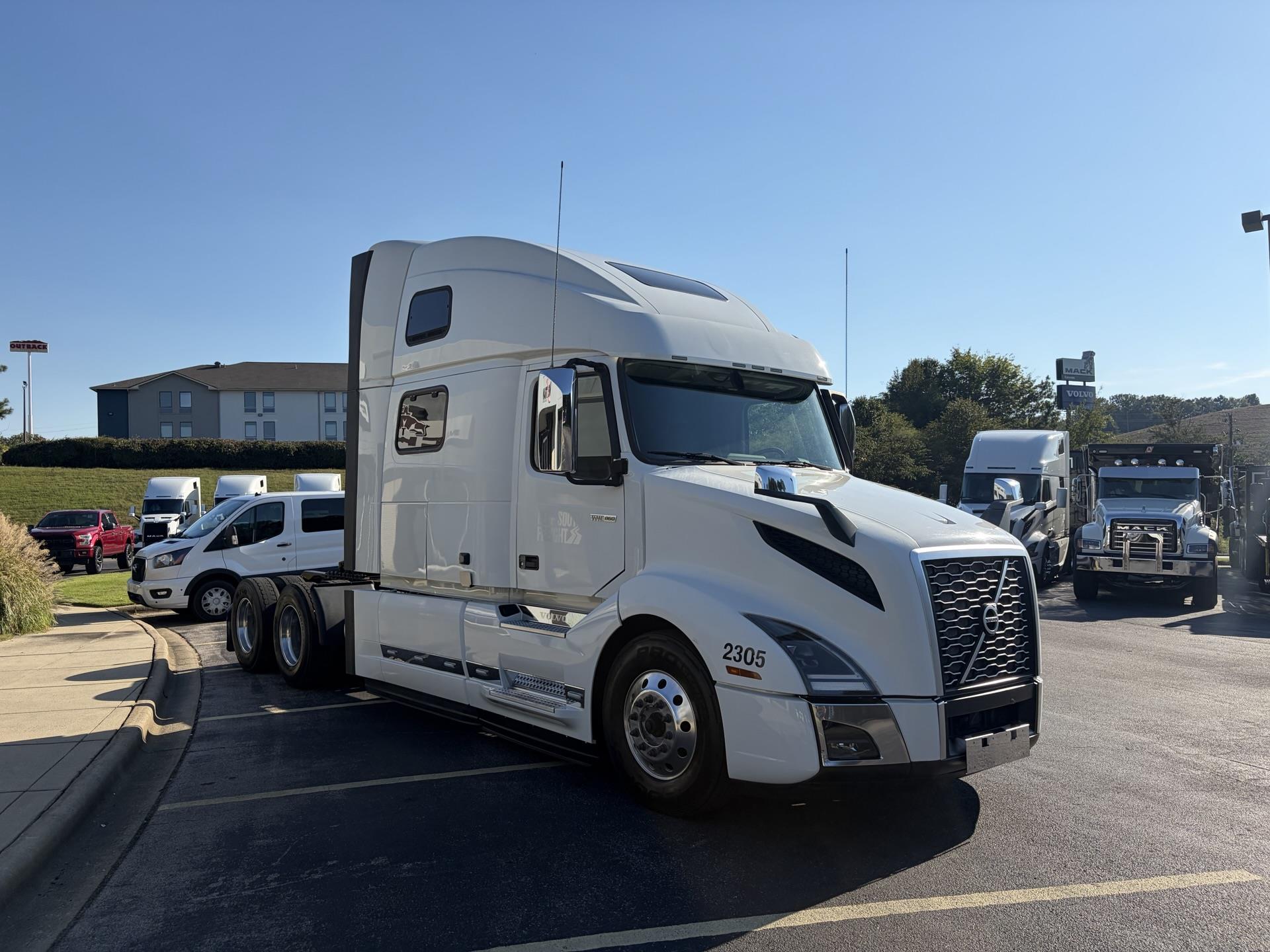 2023 Volvo VNL 860 in Fultondale, AL — photo 3