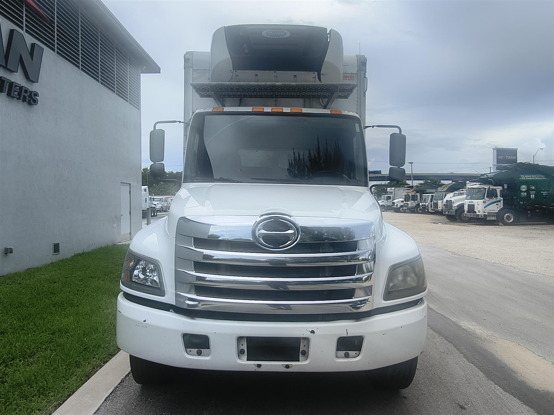 2020 Hino 338 in Fort Lauderdale, FL — photo 2