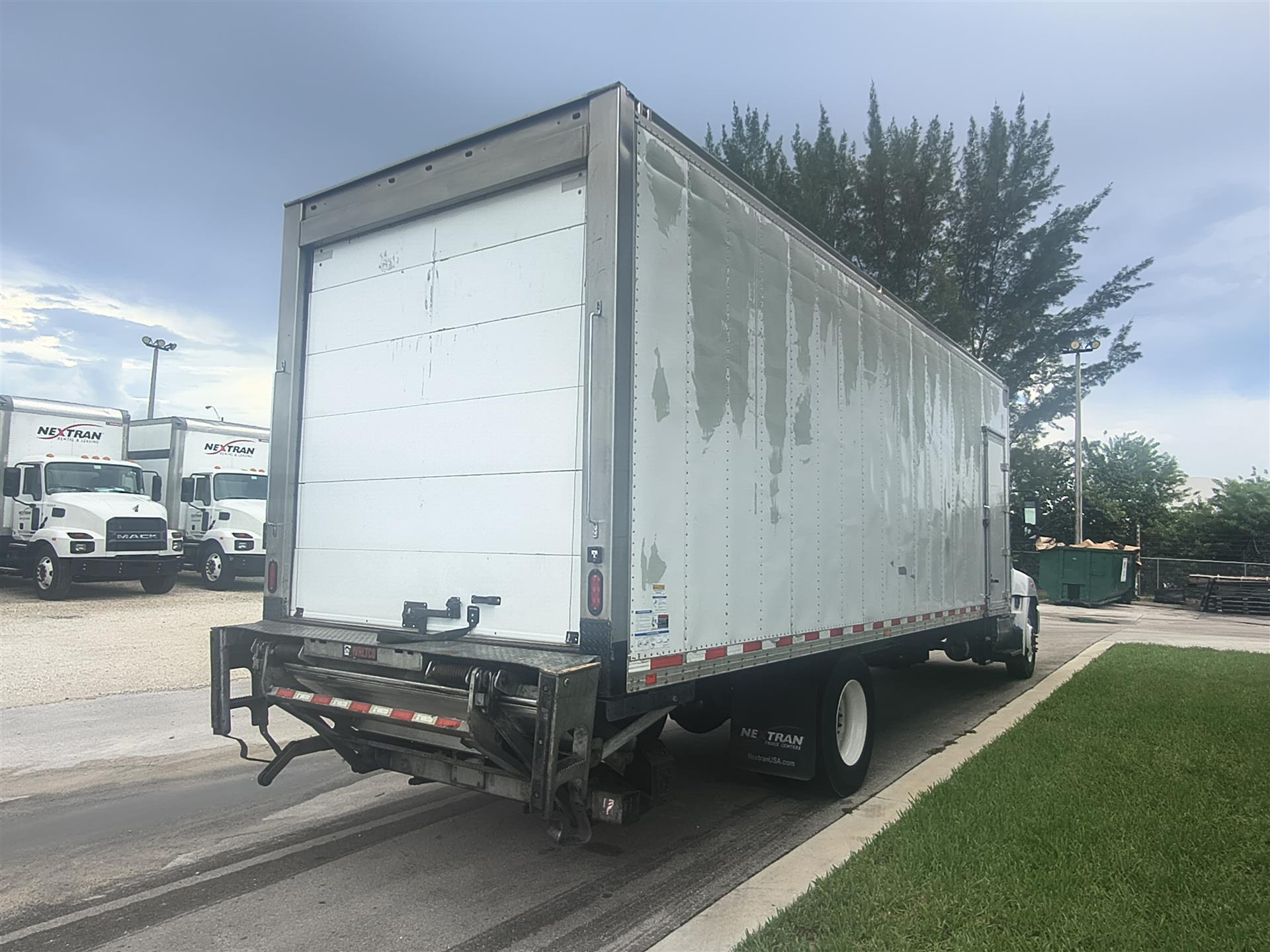 2020 Hino 338 in Fort Lauderdale, FL — photo 4