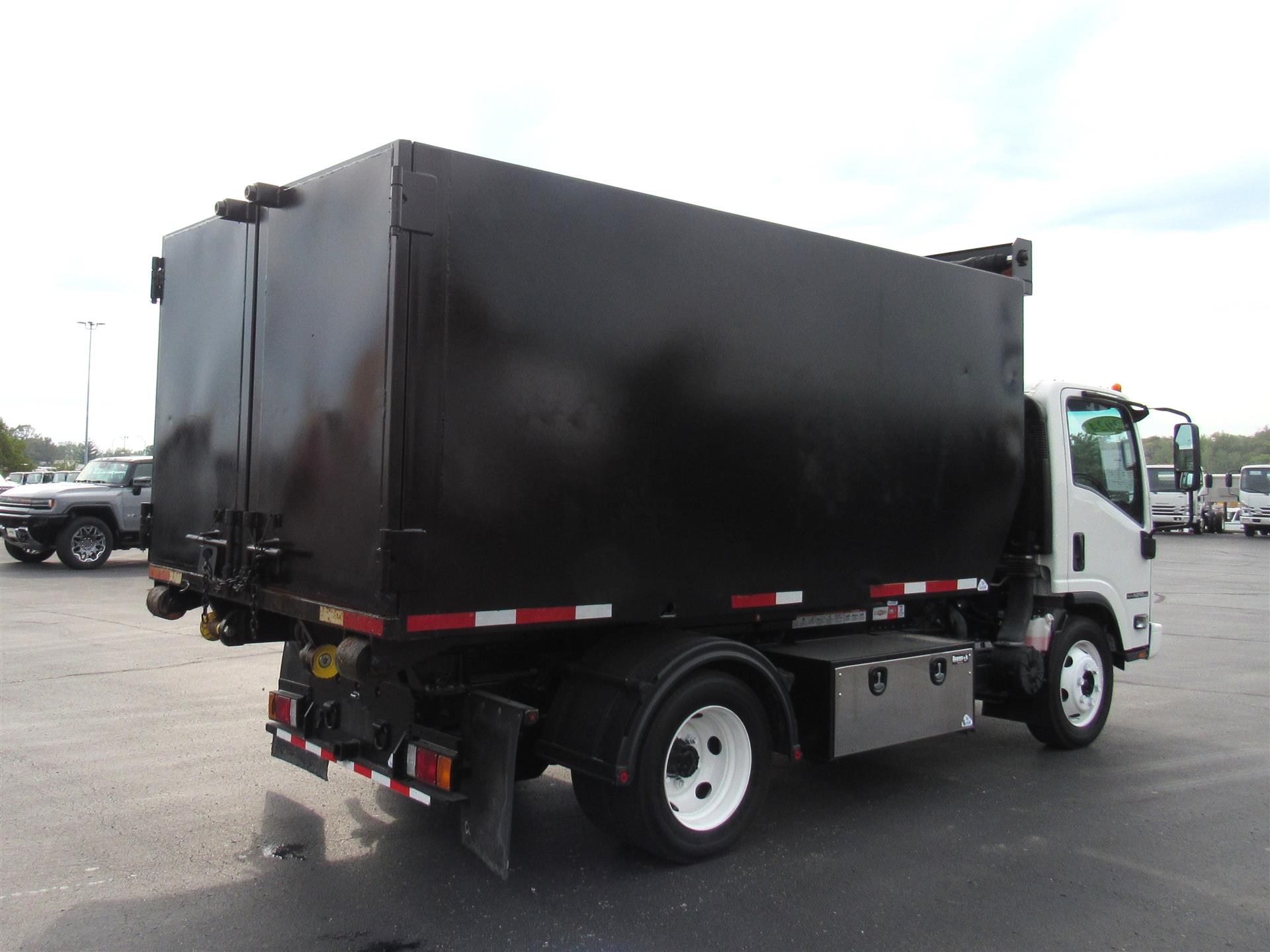 2024 Isuzu in Kansas City, MO — photo 7