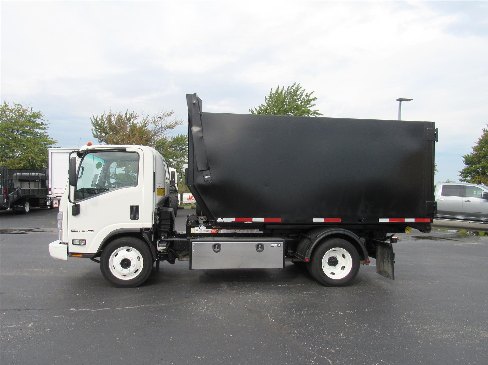 2024 Isuzu in Kansas City, MO — photo 2