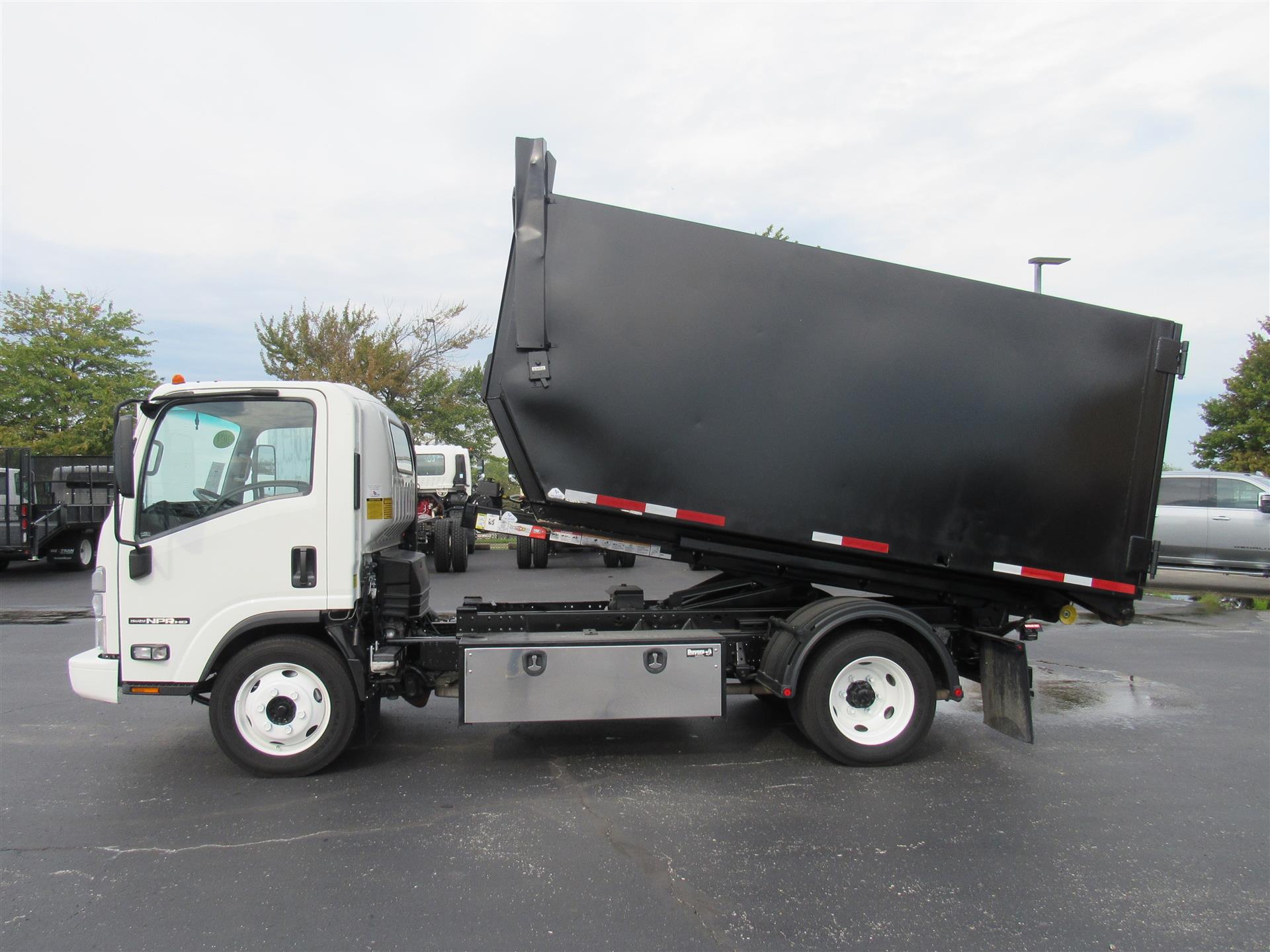 2024 Isuzu in Kansas City, MO — photo 3