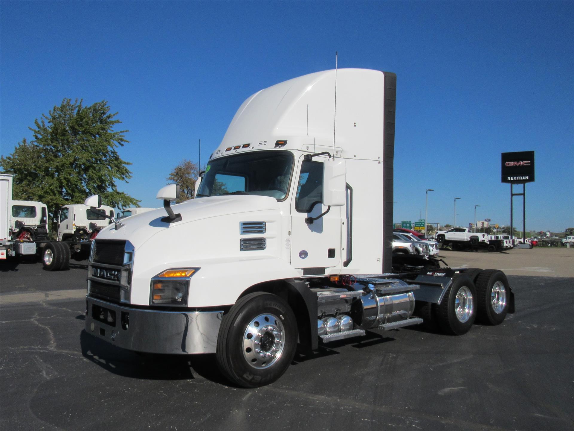 2022 Mack Anthem in Kansas City, MO