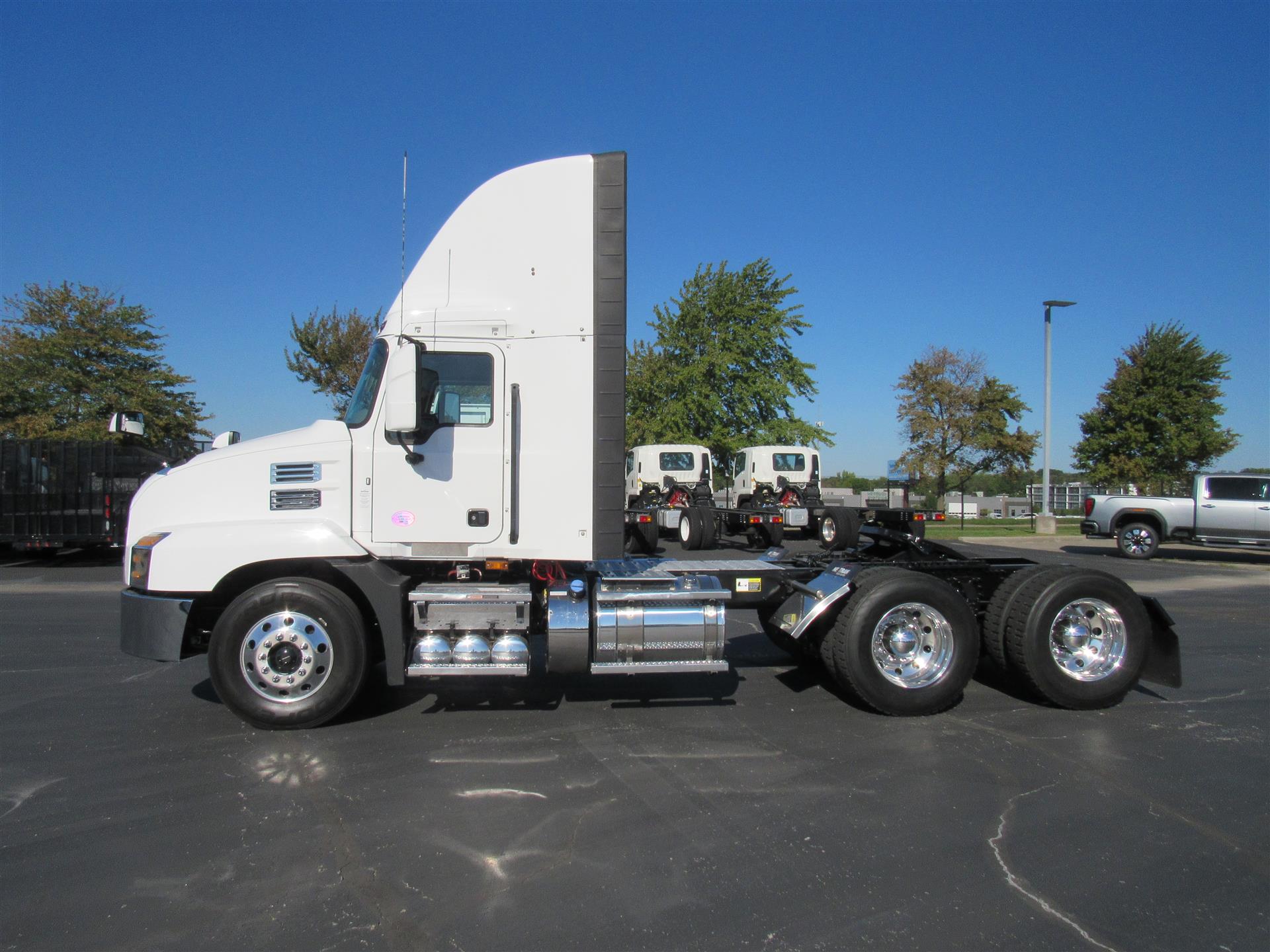 2022 Mack Anthem in Kansas City, MO — photo 2