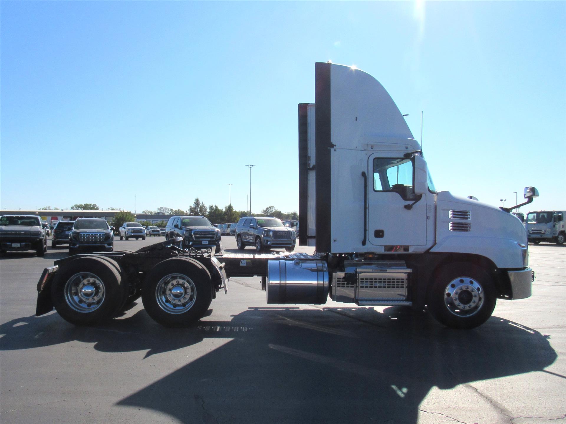 2022 Mack Anthem in Kansas City, MO — photo 7