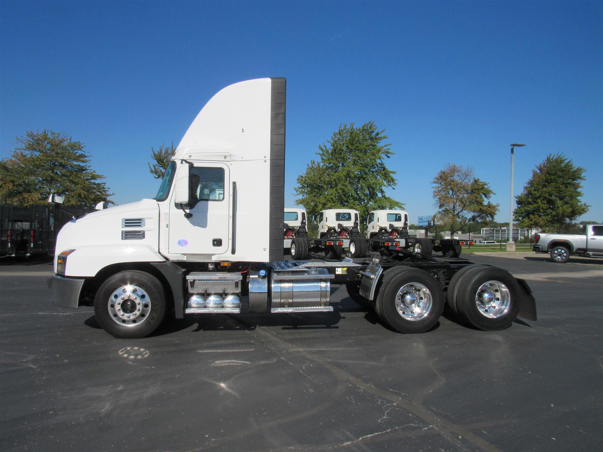 2022 Mack Anthem in Kansas City, MO — photo 2