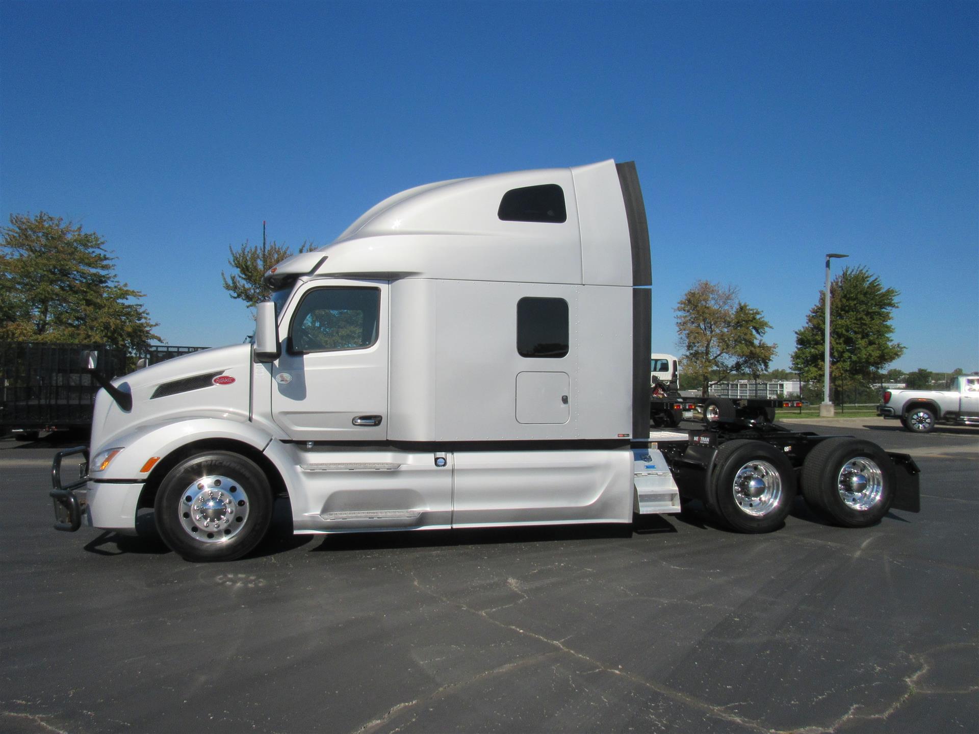 2023 Peterbilt 579 in Kansas City, MO — photo 2