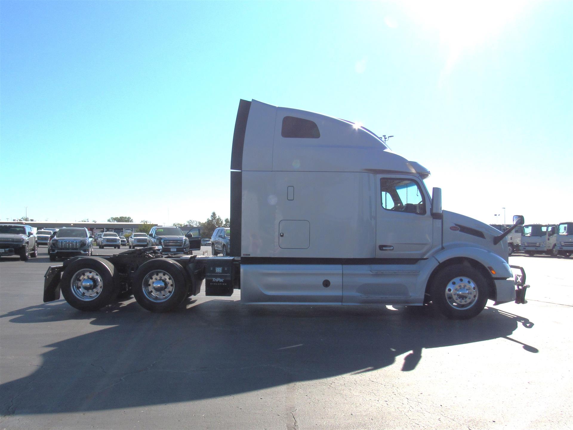 2023 Peterbilt 579 in Kansas City, MO — photo 6