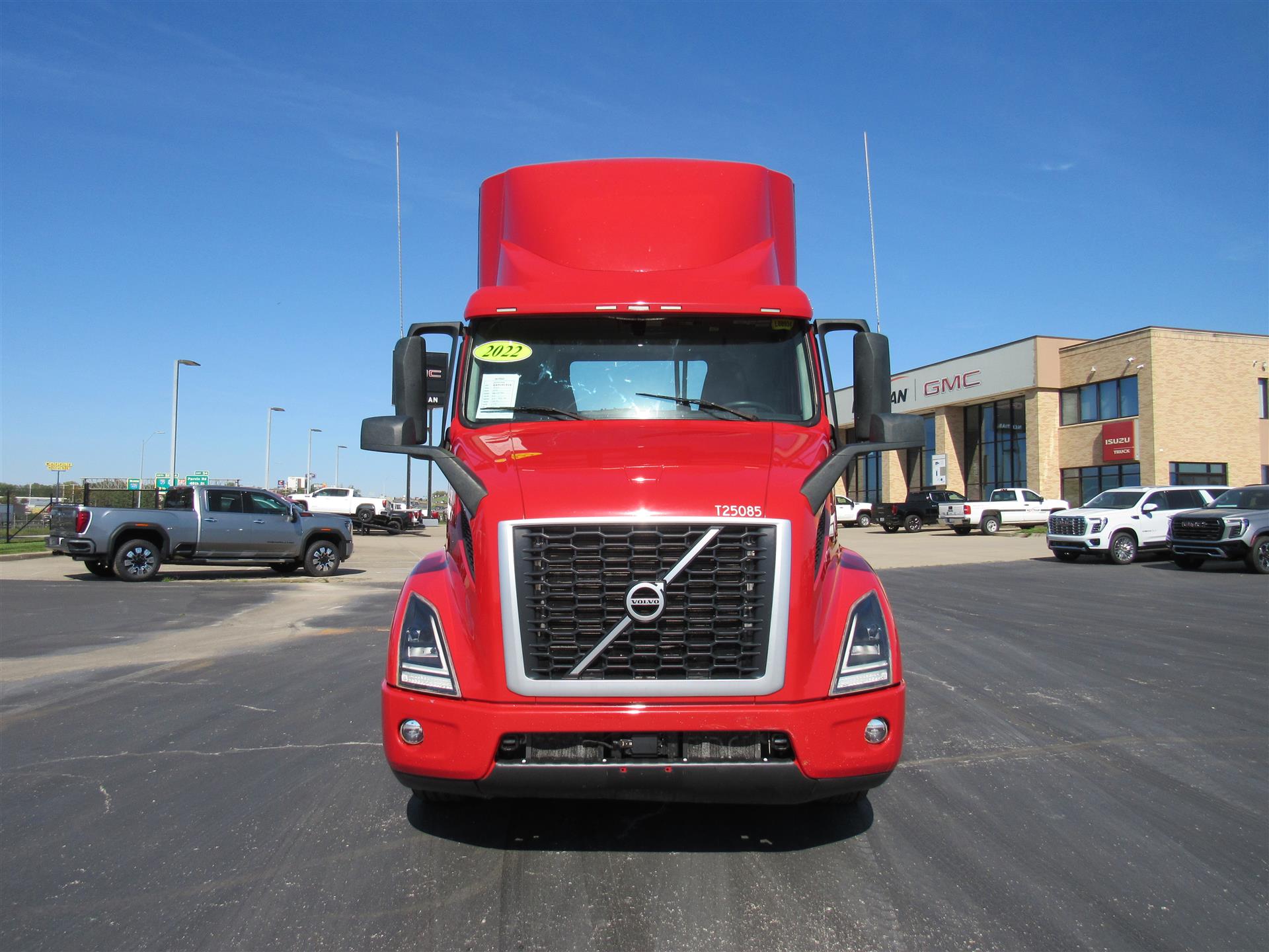 2022 Volvo VNR 640 in Kansas City, MO — photo 8