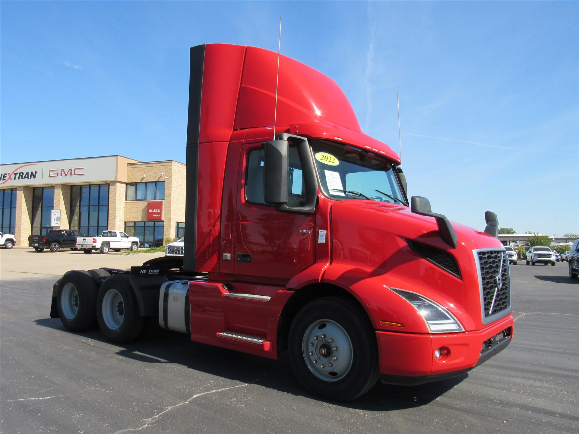 2022 Volvo VNR 640 in Kansas City, MO — photo 7