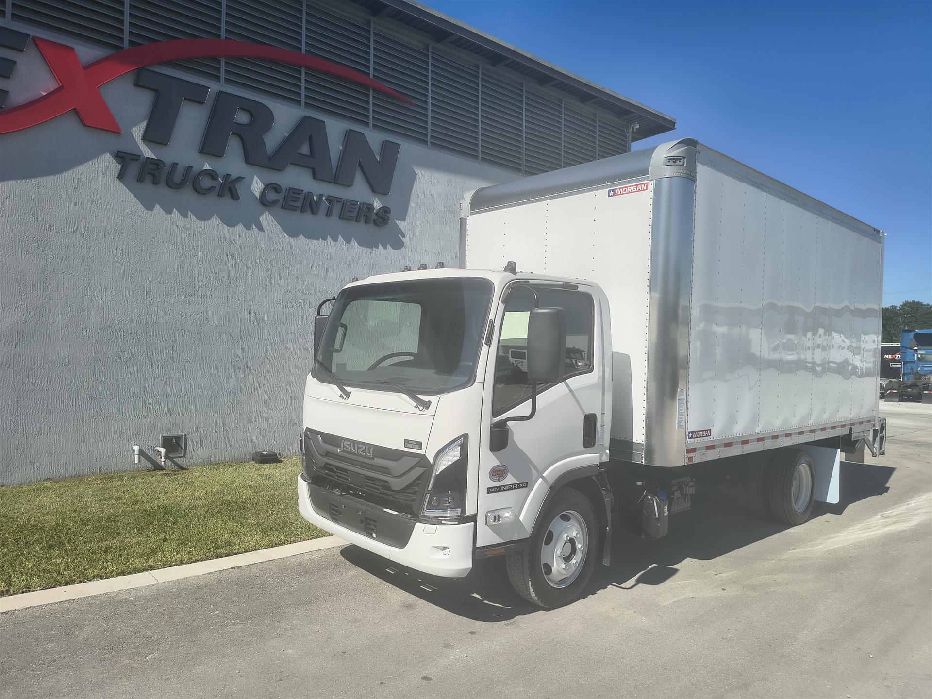 2027 Isuzu NPR-3Y354