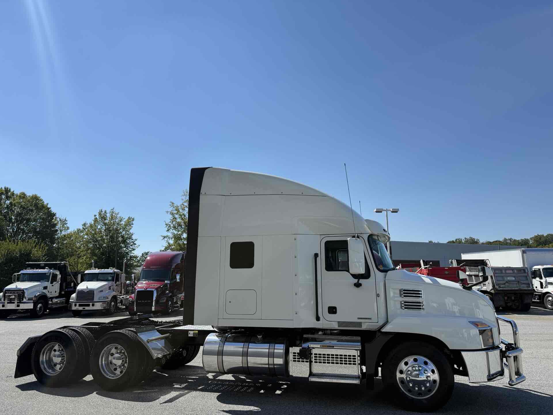 2022 Mack Anthem in Duluth, GA — photo 8
