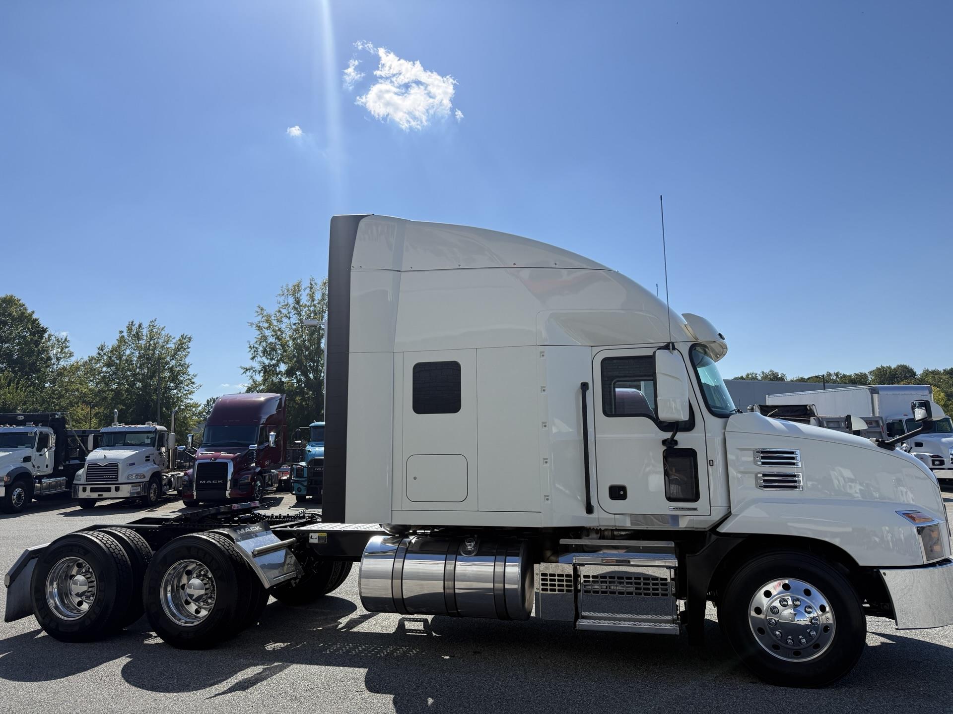 2024 Mack Anthem in Duluth, GA — photo 8