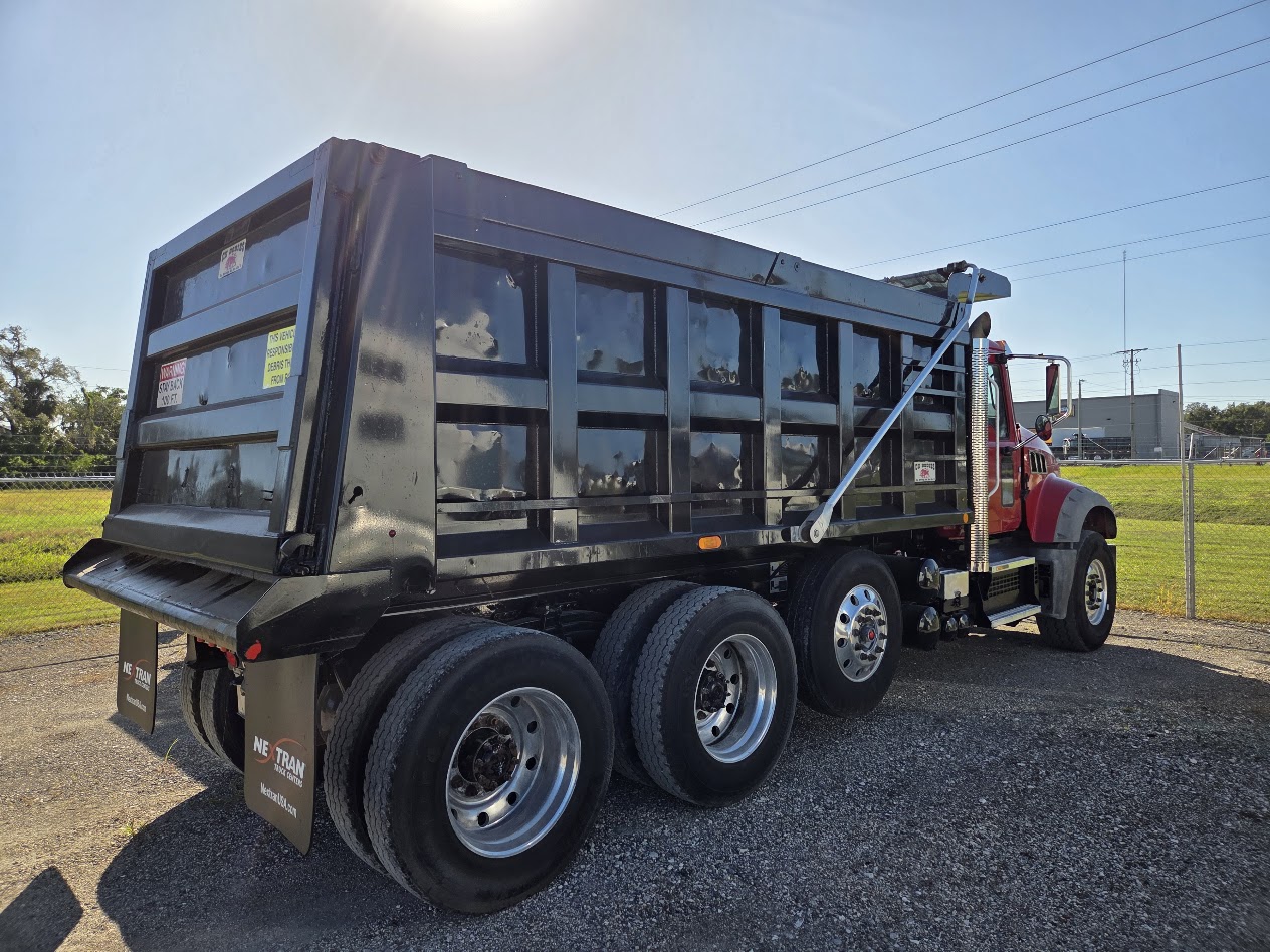 2019 Mack Granite in Tampa, FL — photo 7