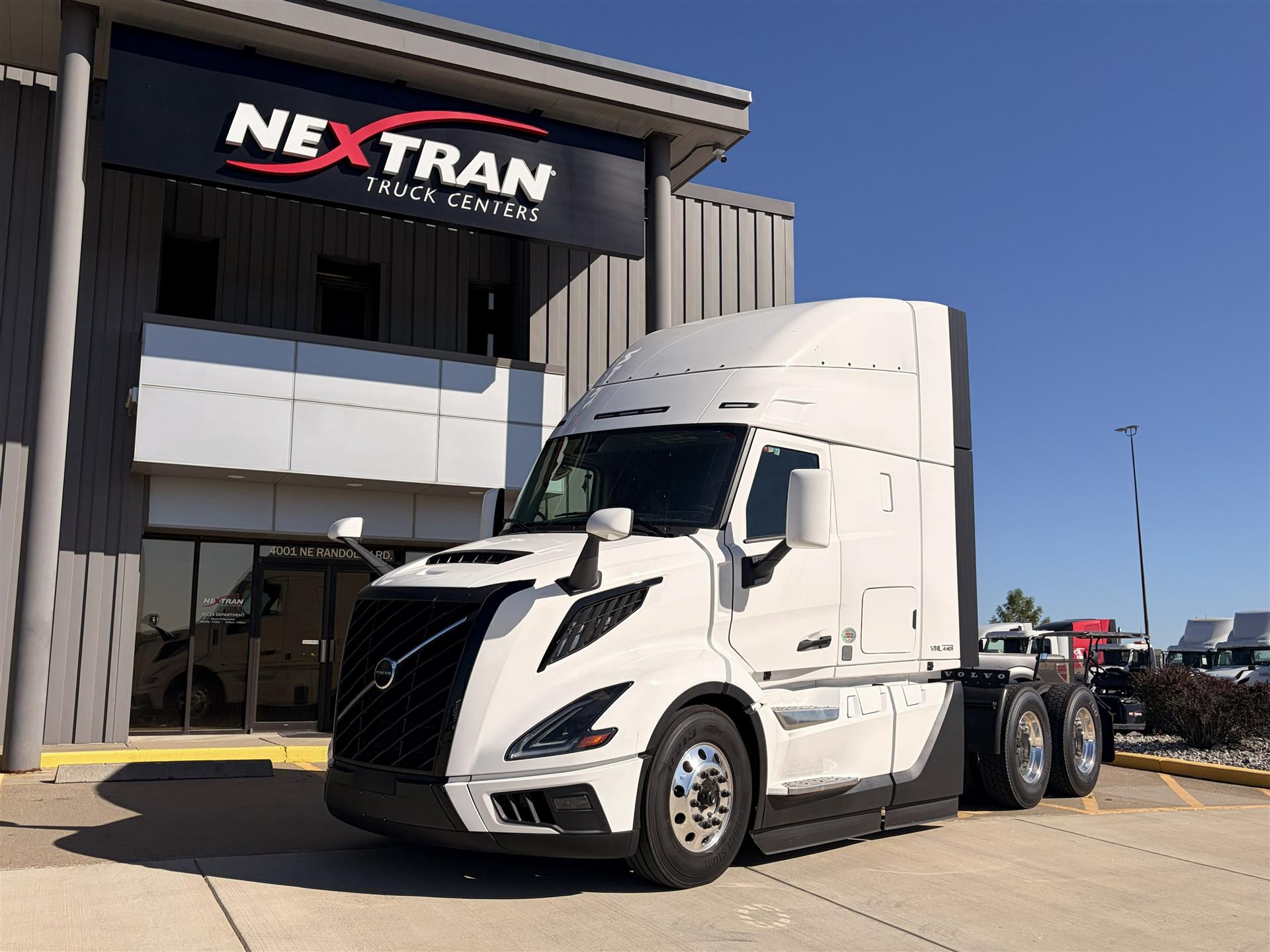 2027 Volvo VNL440