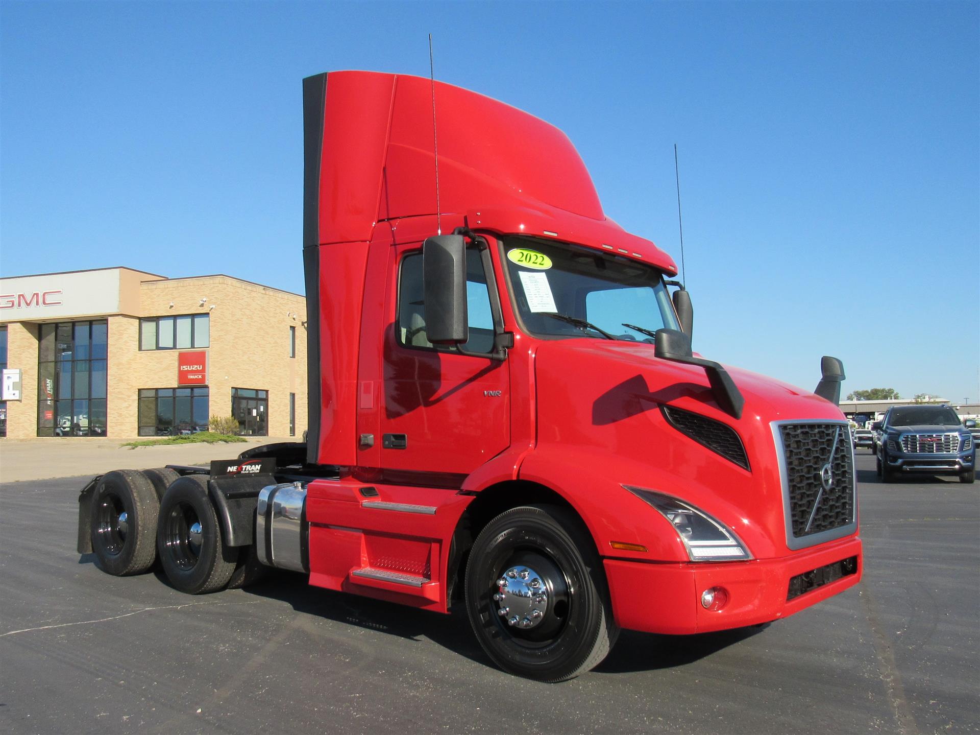 2022 Volvo VNR 640 in Kansas City, MO — photo 8