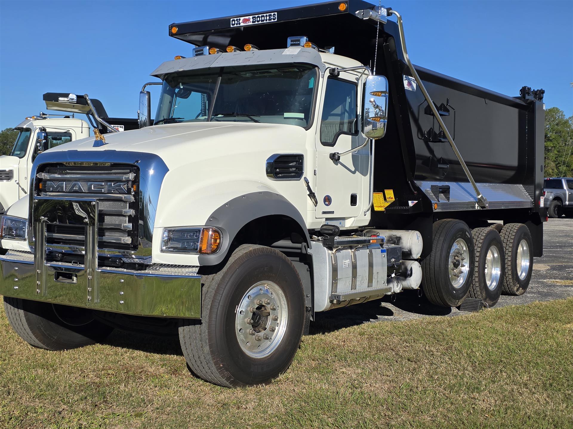 2027 Mack GR84FR