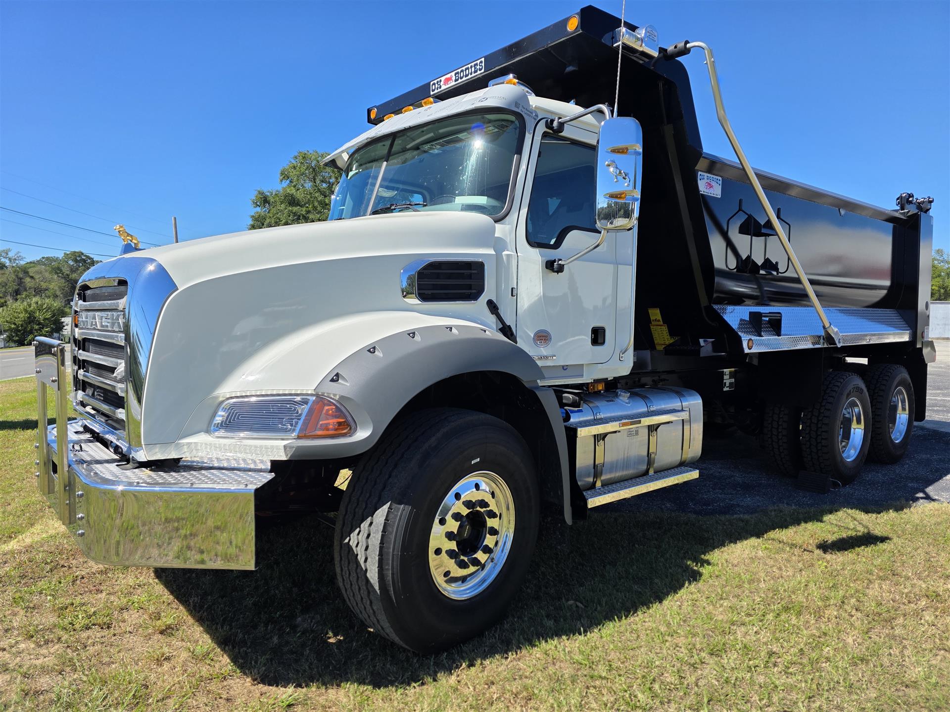 2026 Mack GR64BR