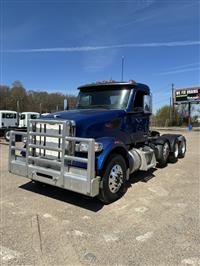 2023 Peterbilt 567
