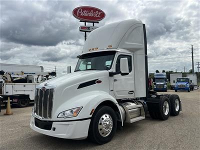 2027 Peterbilt 579