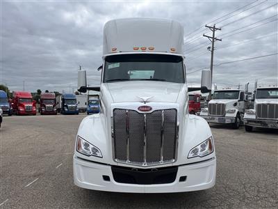 2027 Peterbilt 579