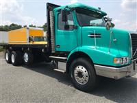 Used 2006 Volvo VHD84B200 for Sale