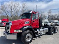2013 Mack GU813